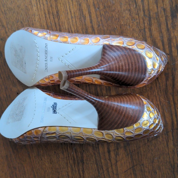 Enzo Angliolini Magnify Croc Embossed Stiletto Heels - Picture 10 of 11